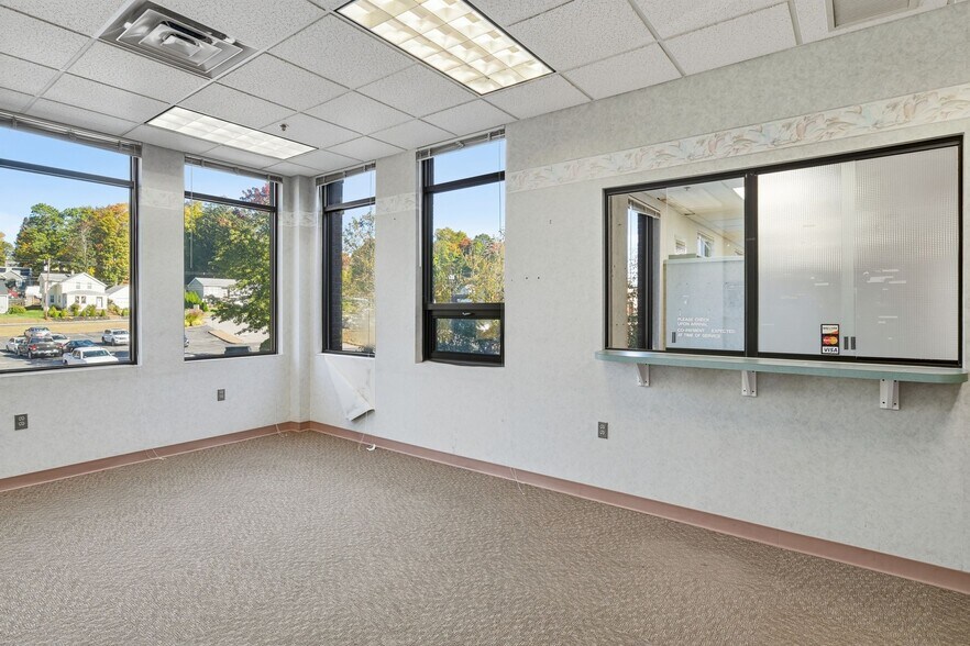 More Photos Of 294 N Main St, East Longmeadow Medical For Lease