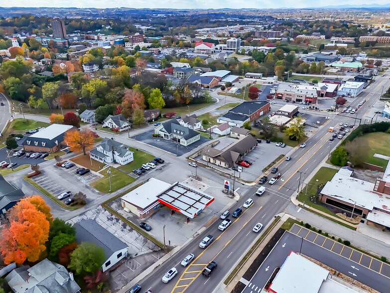 More Photos Of 605 S Washington St, Maryville Convenience Store For Sale