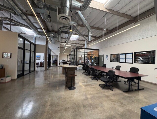 More Photos Of 10637 Midway Ave, Cerritos Warehouse For Lease