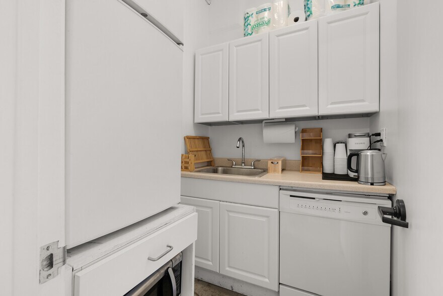 More Photos Of 576 Sacramento St, San Francisco Office For Lease