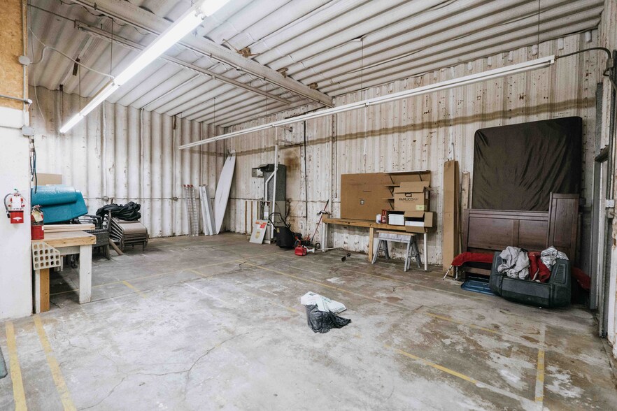 More Photos Of 2565 16th Ave, Columbus Light Manufacturing For Sale