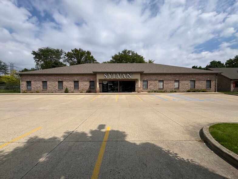 Primary Photo Of 4050 Britt Farm Dr, Lafayette Office For Lease