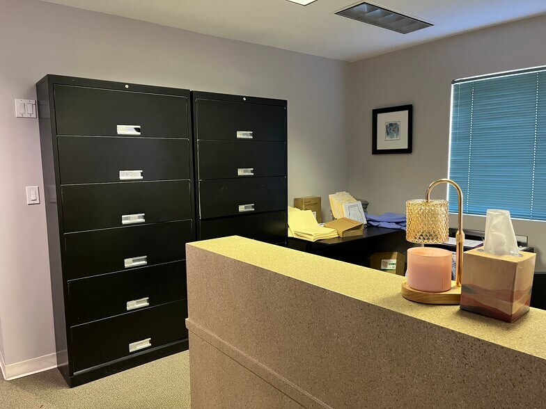 More Photos Of 27 Oak St, Stamford Office For Lease