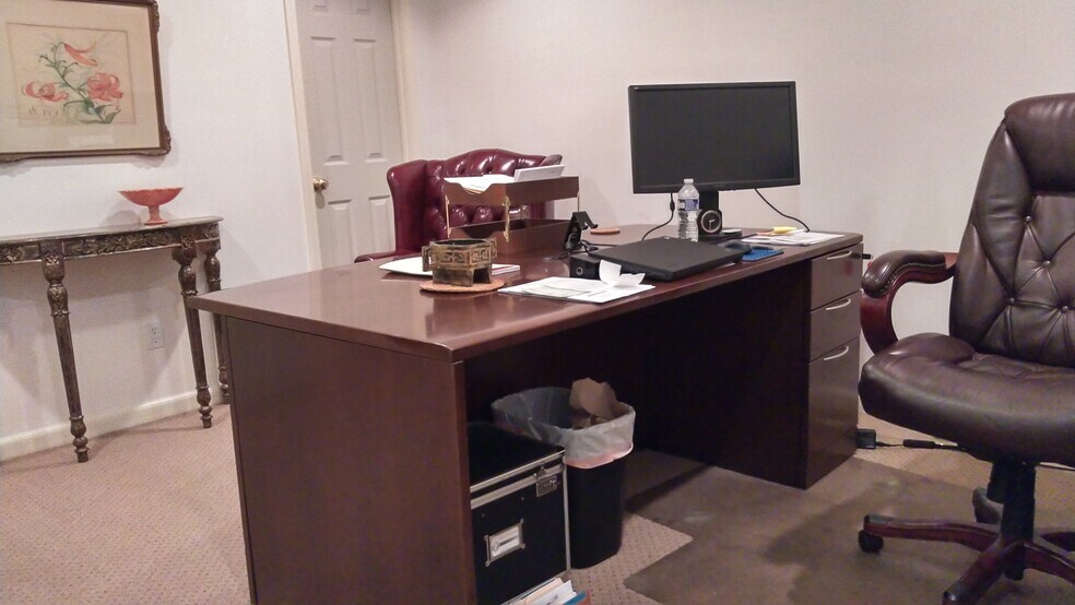 More Photos Of 34 W Main St, Hamlet Office For Lease