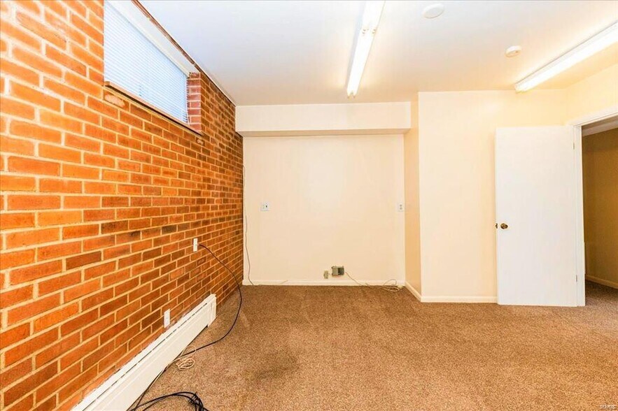 More Photos Of 9979 Watson Rd, Saint Louis Storefront Retail Office For Sale