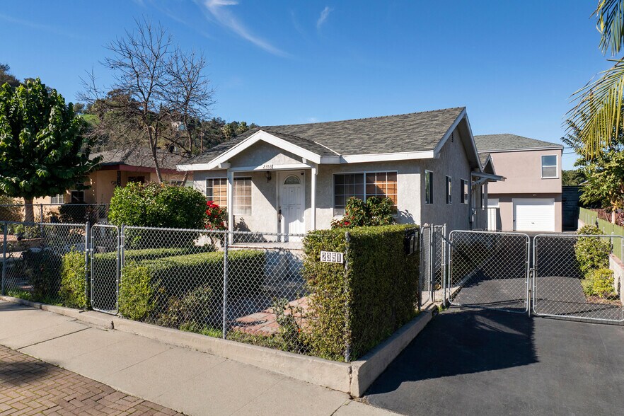 Primary Photo Of 2351 Cabot St, Los Angeles Apartments For Sale