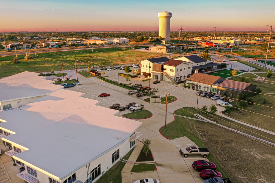 More Photos Of 1645 Greens Prairie Rd W, College Station Office For Lease