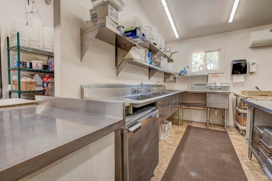 More Photos Of 100 Hill Ave, Spirit Lake Restaurant For Sale