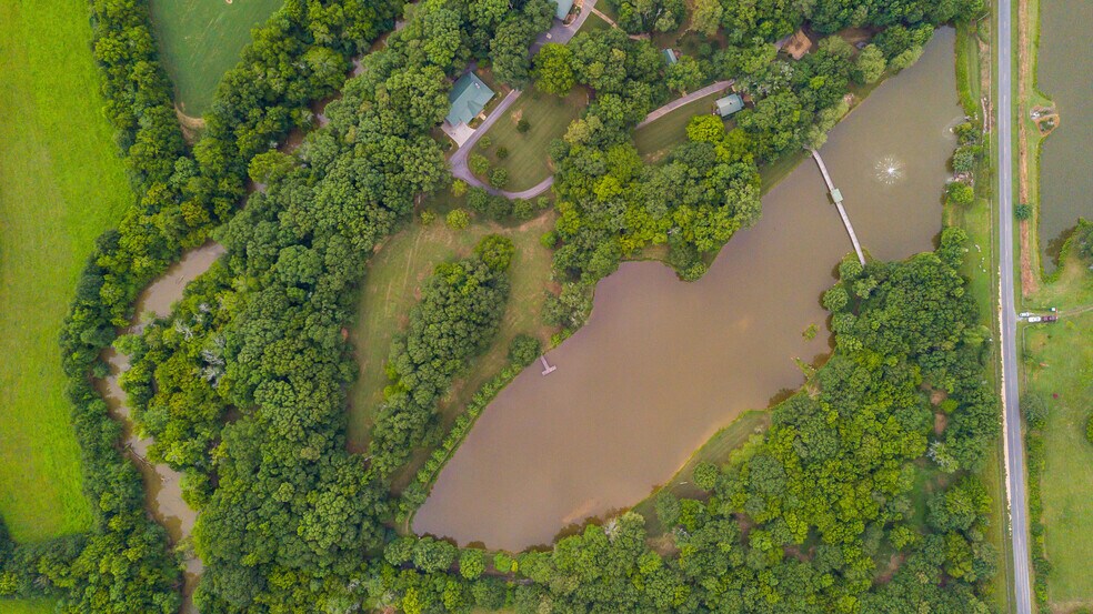 More Photos Of 565 Owens Gin Rd NE, Calhoun Lodge Meeting Hall For Sale