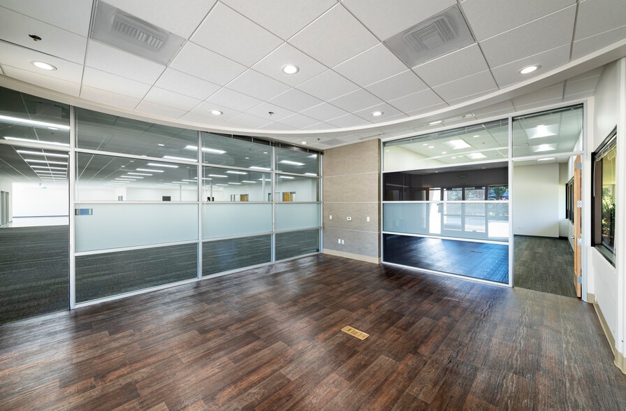 More Photos Of 1561 Buckeye Dr, Milpitas Light Manufacturing For Sale