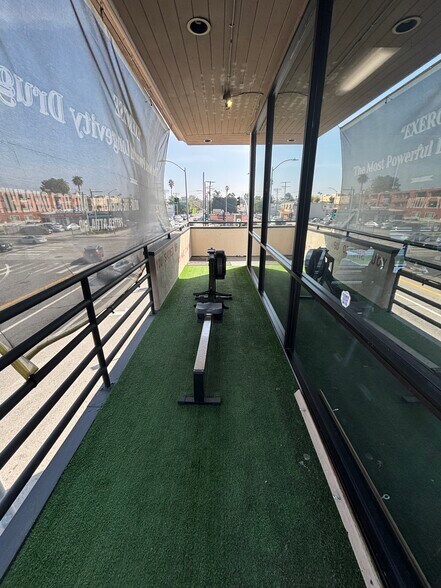 More Photos Of 4367 Woodman Ave, Sherman Oaks Unknown For Lease