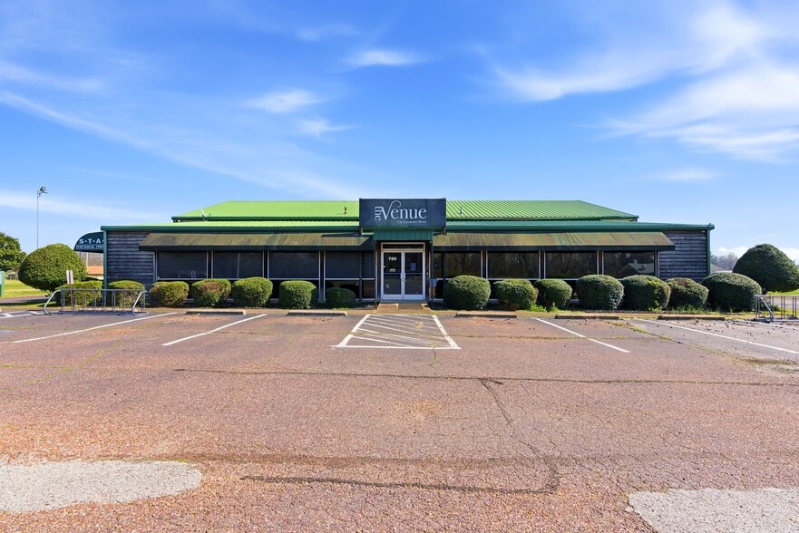 Primary Photo Of 789 Tennessee St, Bolivar Specialty For Sale