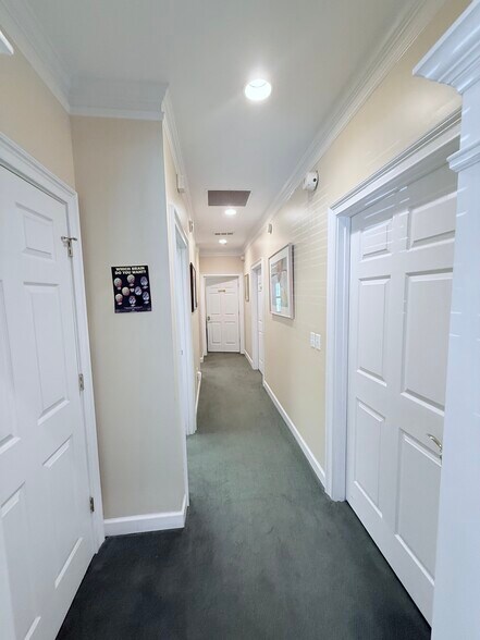 More Photos Of 500 Sun Valley Dr, Roswell Office For Sale