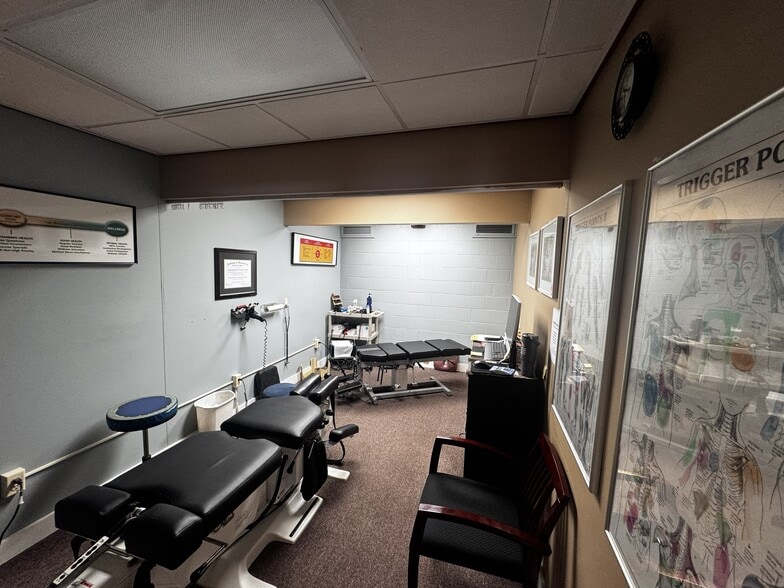 More Photos Of 70 Queen City Ave, Manchester Office For Sale