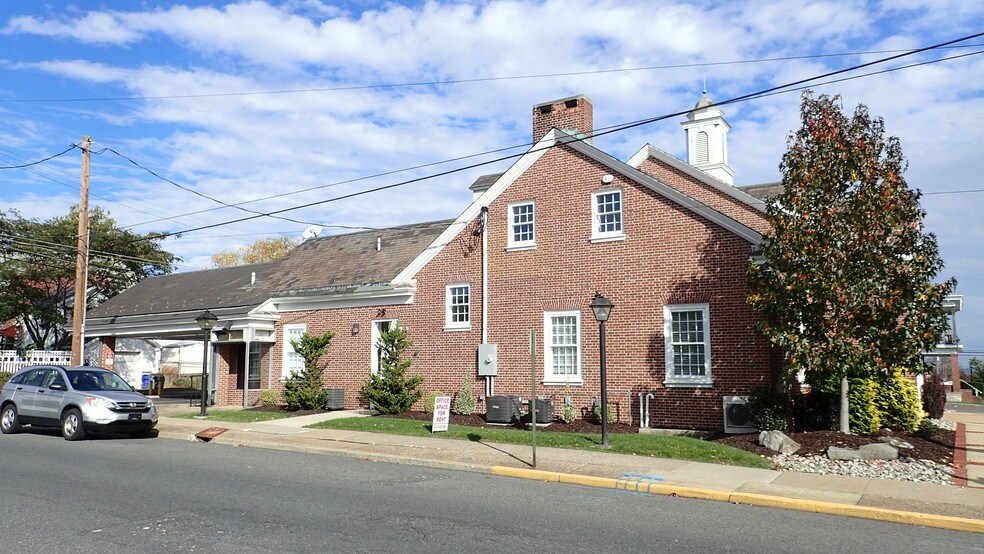 More Photos Of 1733 Washington Blvd, Easton Office For Sale