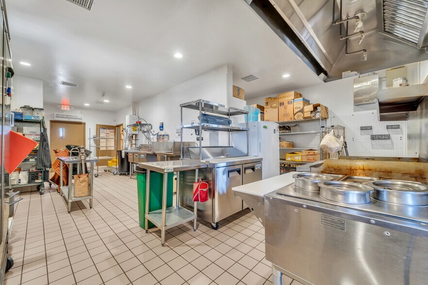 More Photos Of 10624 S. Loop blvd, California City Fast Food For Sale