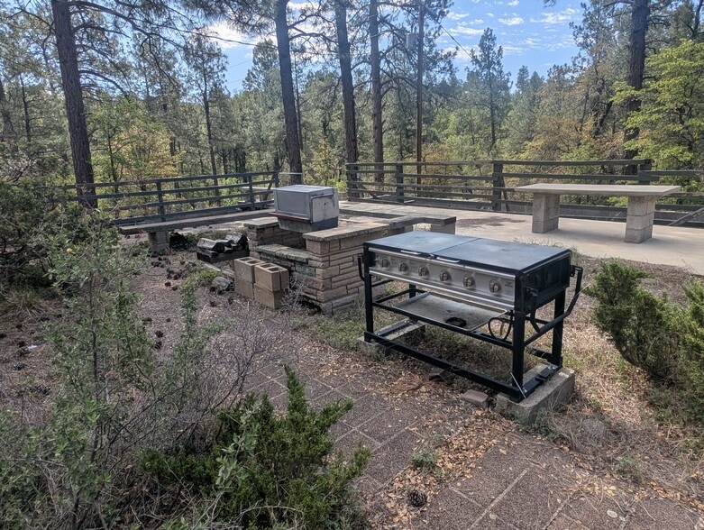 More Photos Of 101 Marapai Rd, Prescott Specialty For Sale