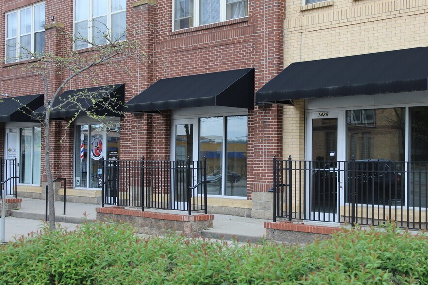 More Photos Of 1202 Linn St, Cincinnati Apartments For Lease