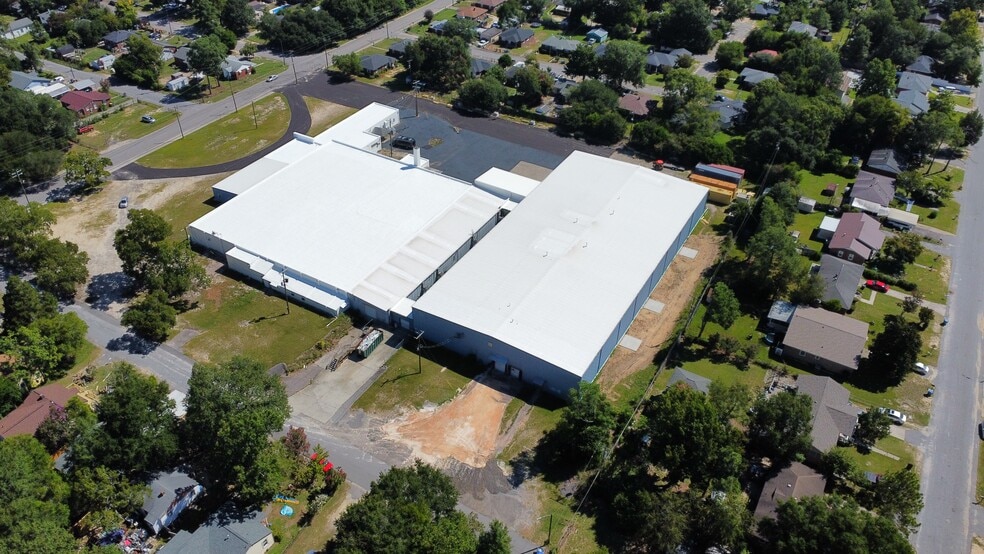 More Photos Of 1651 Holland St, West Columbia Warehouse For Lease