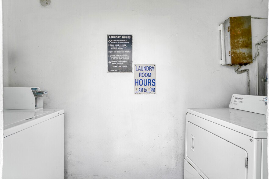 More Photos Of 1246 S Saltair Ave, Los Angeles Apartments For Sale