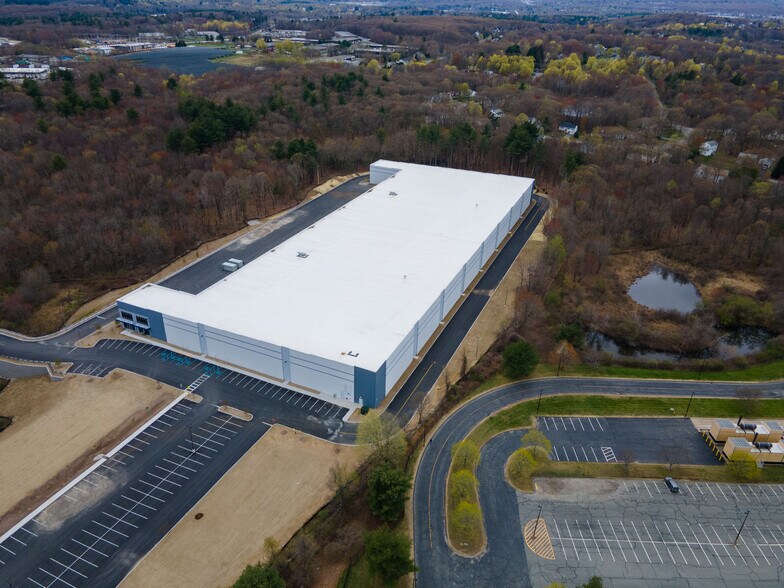 More Photos Of 384-386 South St, Shrewsbury Distribution For Lease