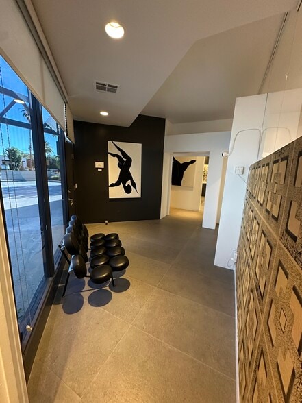 More Photos Of 2121 E Tahquitz Canyon Way, Palm Springs Loft Creative Space For Lease
