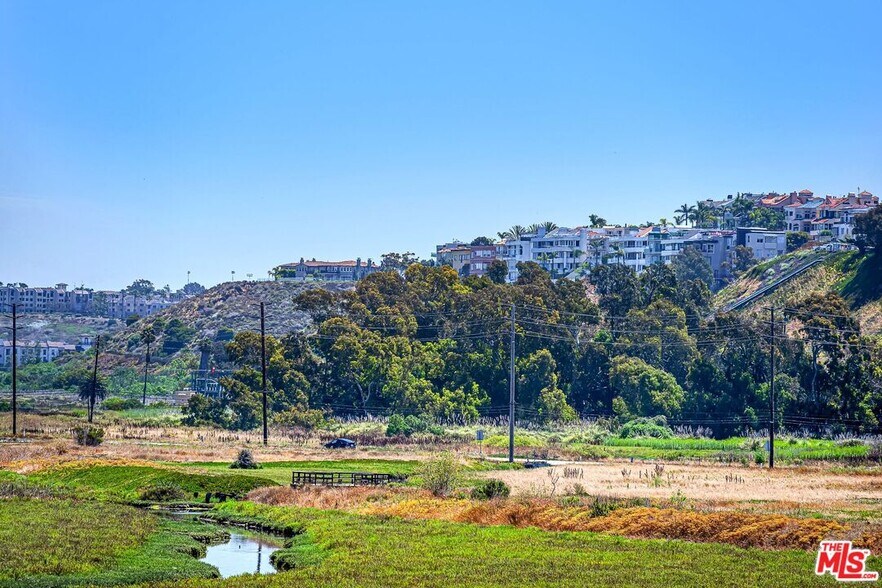 More Photos Of 6515 Vista del Mar, Playa Del Rey Apartments For Sale