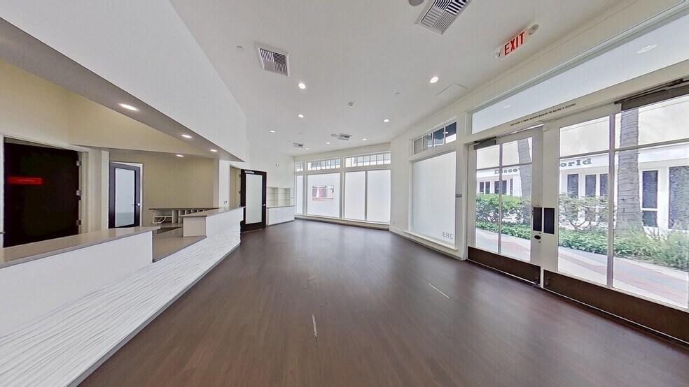 Primary Photo Of 520 Deep Valley Dr, Rolling Hills Estates Hospital For Lease