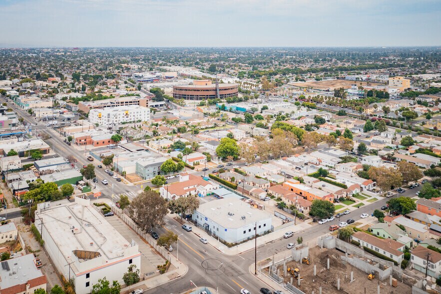 More Photos Of 3816-3822 W Jefferson Blvd, Los Angeles Warehouse For Lease