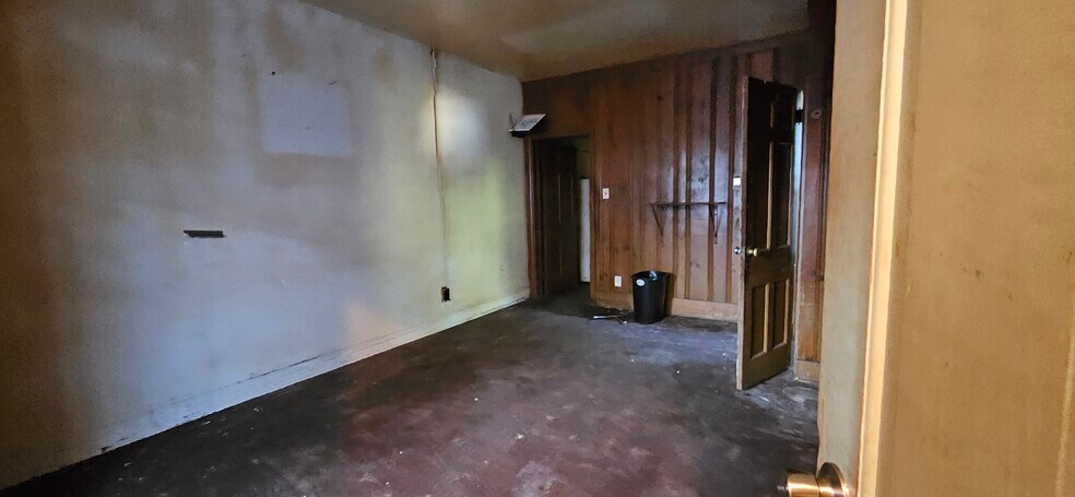 More Photos Of 9 E 44th St, Wilmington Office Residential For Sale