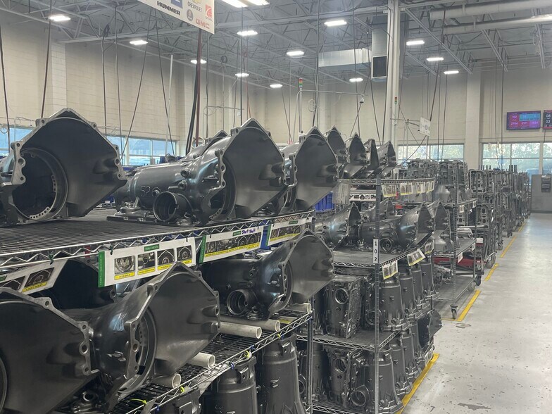 More Photos Of 20-22 Northwestern Dr, Salem Light Distribution For Lease