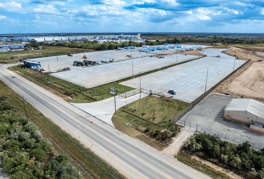More Photos Of 30255 US Highway 90, Katy Distribution For Lease