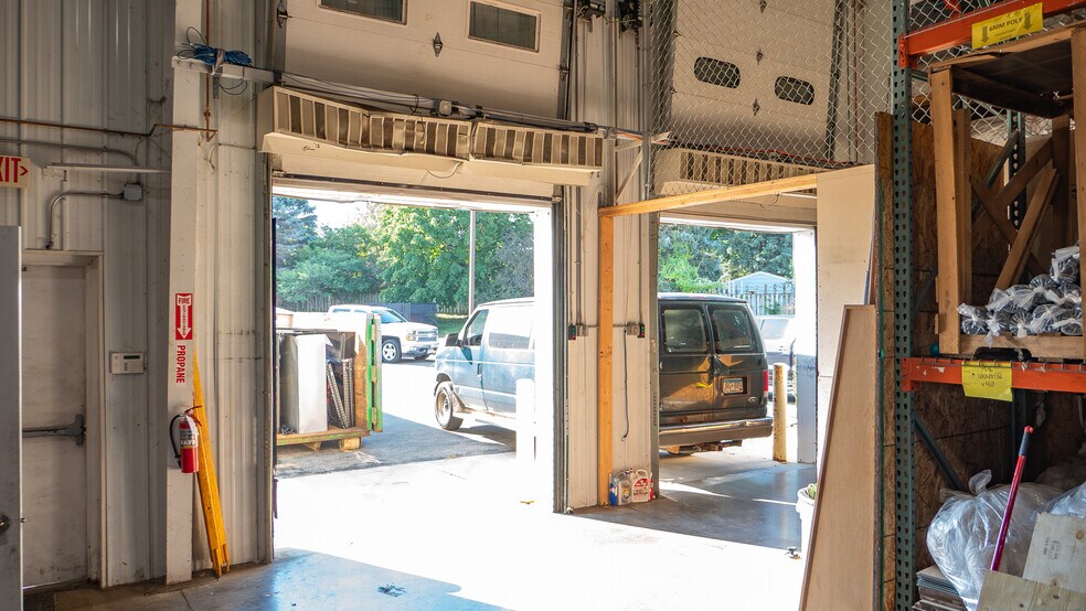 More Photos Of 5139 Highway 52 N, Rochester Freestanding For Lease