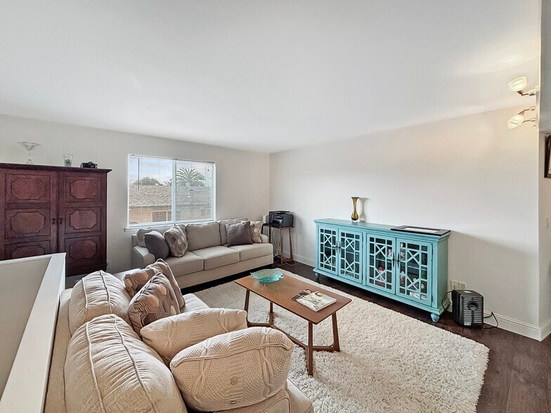 More Photos Of 25583 Spring Dr, Hayward Multifamily For Sale