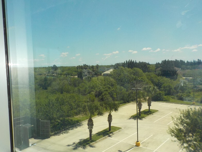 More Photos Of 5700 N Exp 77/83, Brownsville Medical For Lease