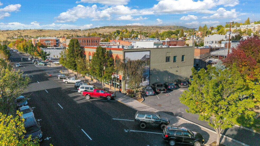 More Photos Of 125 S 6th St, Klamath Falls Flex For Sale