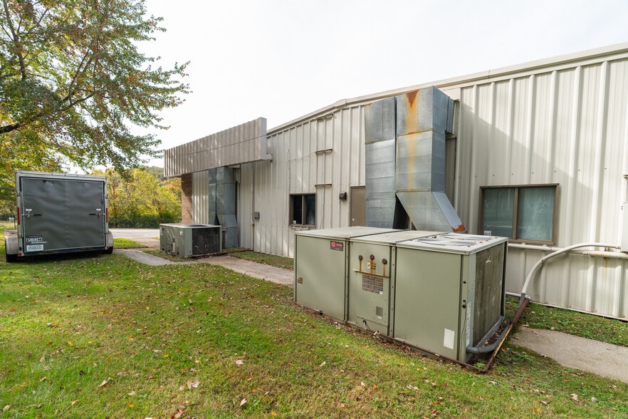 More Photos Of 4440 Walker Blvd, Knoxville Flex For Sale