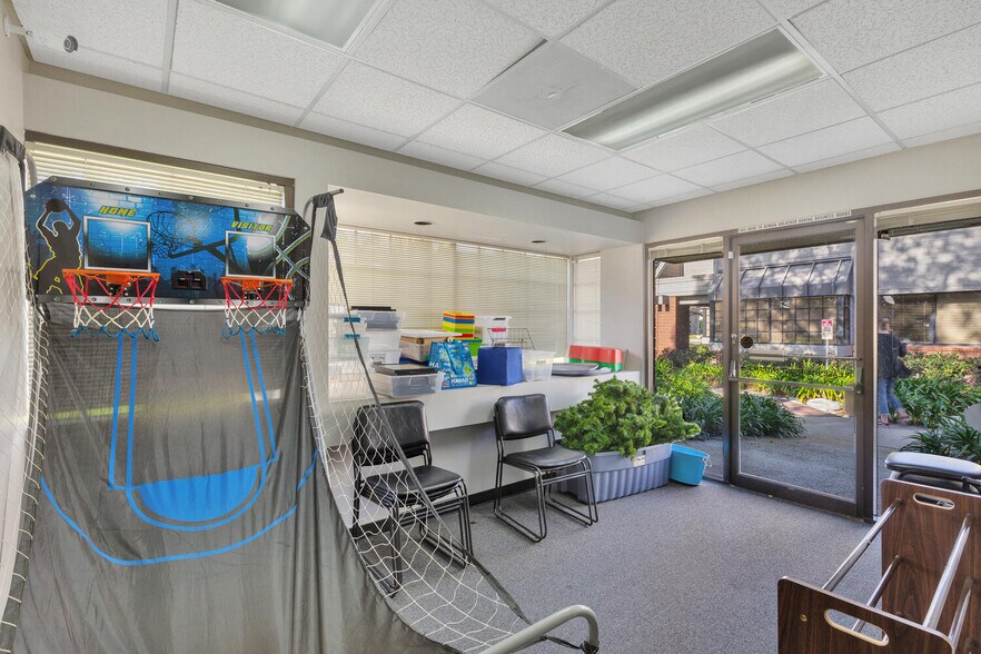 More Photos Of 5140-5142 Avenida Encinas, Carlsbad Office For Lease