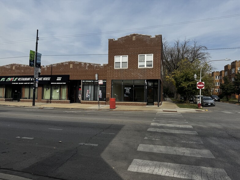 Primary Photo Of 3026 W Montrose Ave, Chicago Storefront Retail Residential For Lease