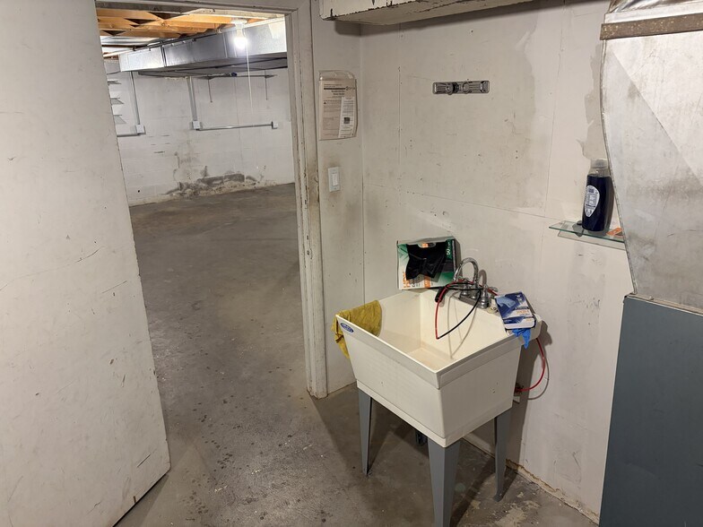 More Photos Of 27051 Southfield Rd, Lathrup Village Freestanding For Sale