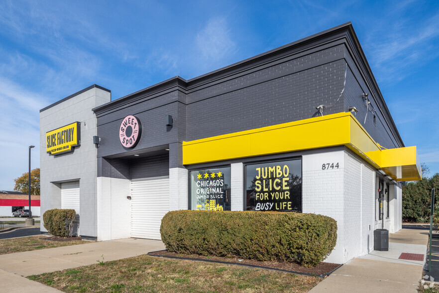 Primary Photo Of 8740-8744 W Ogden Ave, Lyons Fast Food For Sale