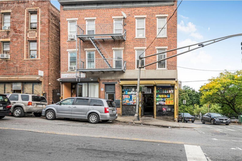 Primary Photo Of 156 Palisade Ave, Yonkers Multifamily For Sale