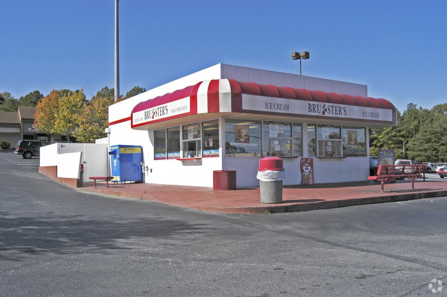 More Photos Of 2500 Cobb Pky SE, Smyrna Unknown For Lease