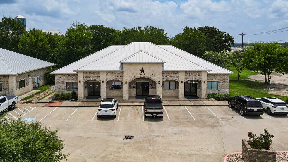 More Photos Of 2429 Earl Rudder Fwy, College Station Office For Lease