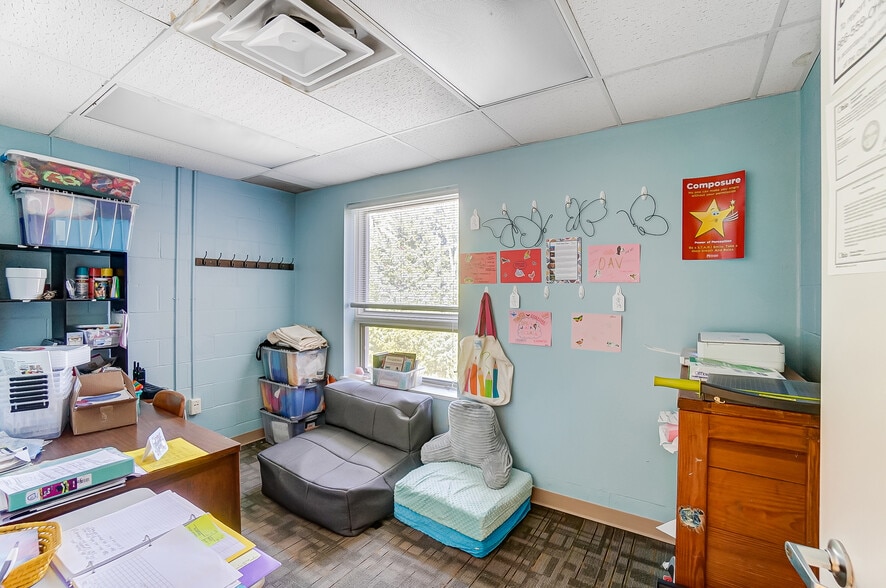 More Photos Of 800 Livermore St, Yellow Springs Research And Development For Sale