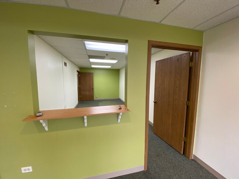 More Photos Of 12549 Holiday Dr, Alsip Warehouse For Lease