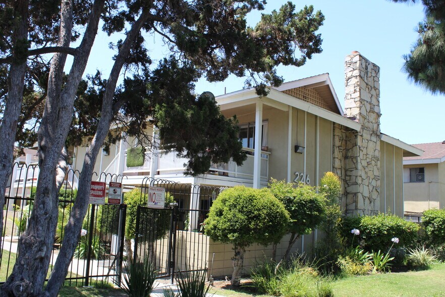 More Photos Of 202-232 E Clifton Ave, Anaheim Apartments For Sale