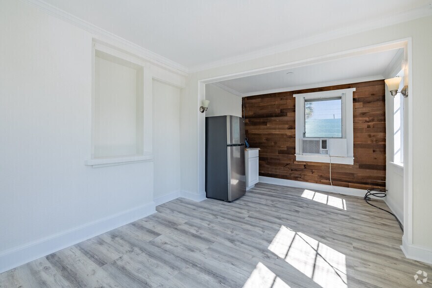 More Photos Of 218 N Pinellas Ave, Tarpon Springs Apartments For Sale