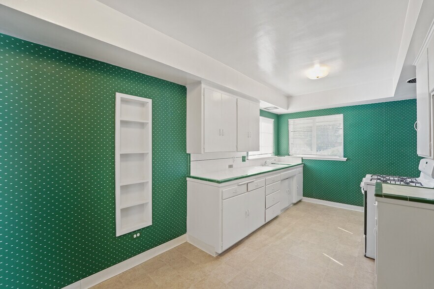 More Photos Of 4909 Coldwater Canyon Ave, Sherman Oaks Apartments For Sale