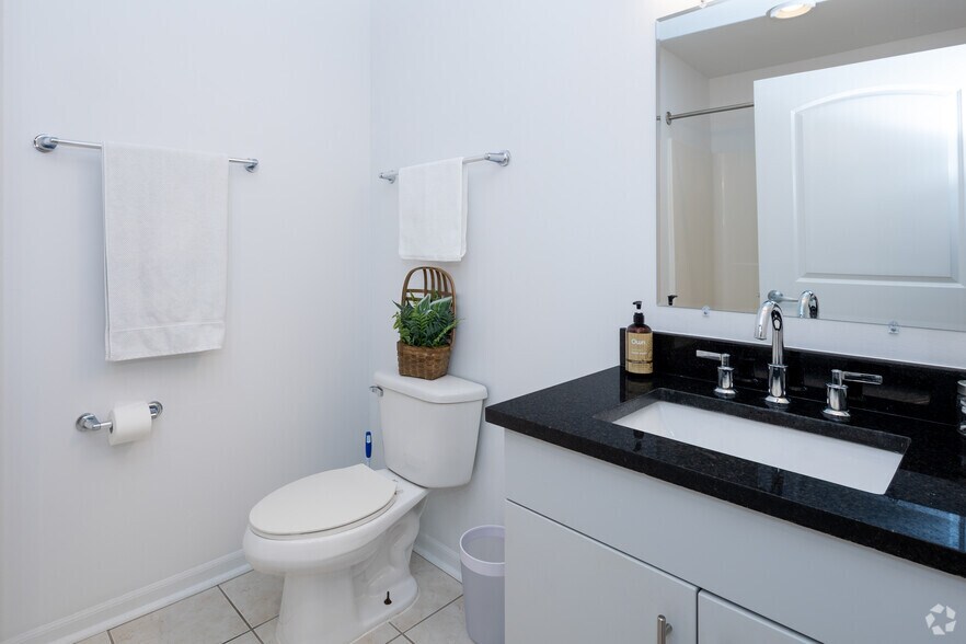 More Photos Of 202 Green St E, Champaign Apartments For Lease